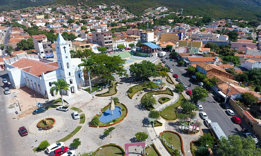 Homem é detido por suspeita de agredir e ameaçar a companheira em Macaúbas