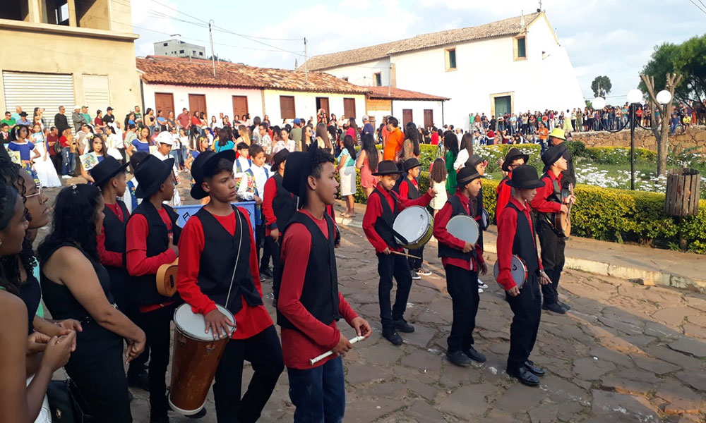 Desfile Cívico de 7 de setembro encanta moradores de Mato Grosso, em Rio de Contas