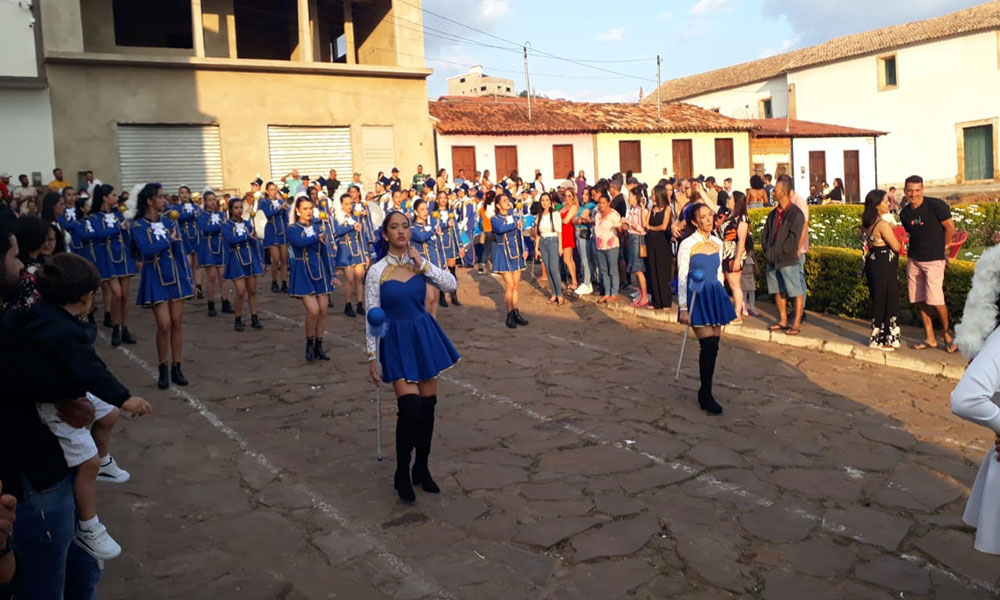 Desfile Cívico de 7 de setembro encanta moradores de Mato Grosso, em Rio de Contas