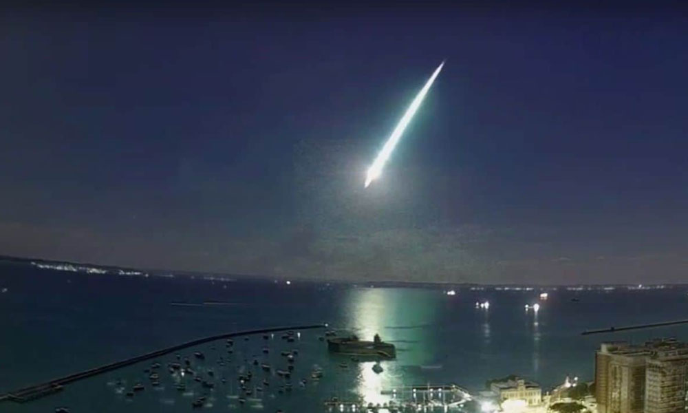 Queda de meteoro ilumina céu no Nordeste do país e chama atenção da população