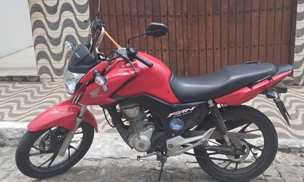 Motocicleta roubada é recuperada pela PM em Jequié