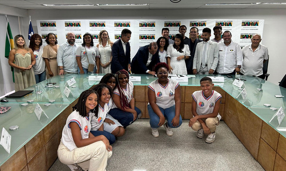 Governo sanciona programas que garantem acesso gratuito à Carteira de Habilitação para população de baixa renda na Bahia