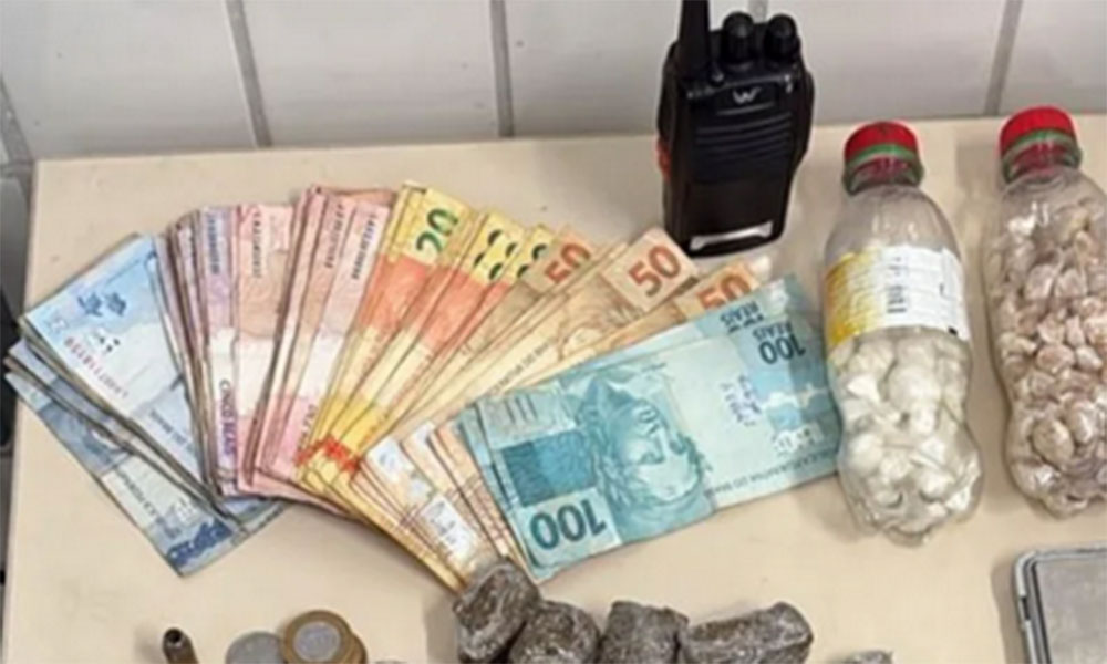 Confronto com grupo armado resulta em apreensão de drogas e dinheiro em Jequié
